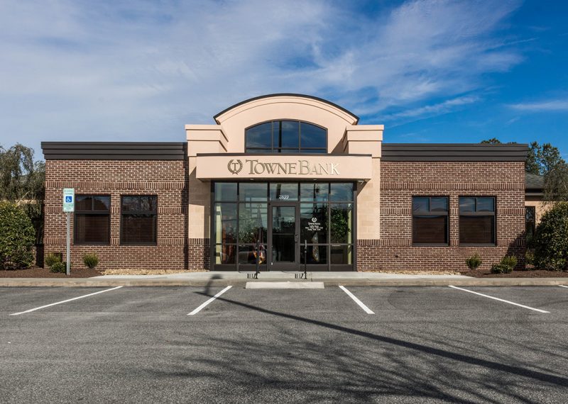 Towne Bank outside image from sidewalk